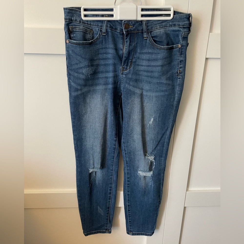 Judy Blue skinny ankle relaxed fit distressed size 30